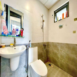 🔥Hàng Hot 🔥 Tại Trần Não Phòng Duplex Cửa Sổ Trời