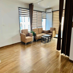 Ảnh thật giá thật - Căn hộ penhouse tầng cao khu vực Lạc Long Quân ở