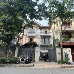 Cho thuê biệt thự làm cty, văn phòng, trung tâm...hoặc ở tại Mỹ Đình 2
