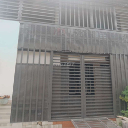 Cho thuê nhà nguyên căn đang trống và hẻm thông 