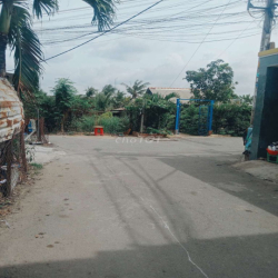 Cho thuê nhà nguyên căn đang trống và hẻm thông 