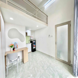 Phòng Có Gác Rộng Thoáng Ban Công Cửa Sổ Ngay Tân Quy Trung Tâm Quận 7