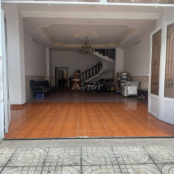 Cho thuê lại một nửa căn nhà hiện đang làm văn phòng công ty