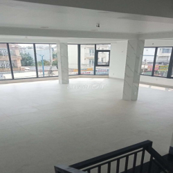 Tòa nhà mới xây 💯. 1 trệt 4 lầu. Q12