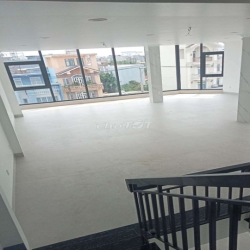 Tòa nhà mới xây 💯. 1 trệt 4 lầu. Q12