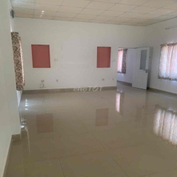 Cho thuê nhà nguyên căn Phan Thiết, gần chợ, gần cảng biển, xe tải l