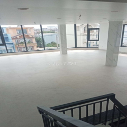 Tòa nhà mới xây 💯. 1 trệt 4 lầu. Q12