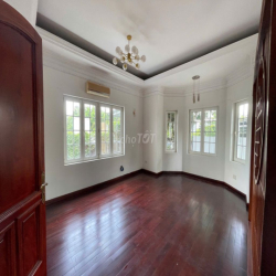 CHO THUÊ VILLA NGUYÊN VĂN PHÙ HỢP LÀM CHDV AIRBNB
