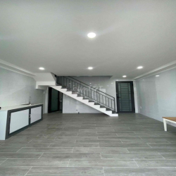 NHÀ PHÙ HỢP CHO VỢ CHỒNG TRẺ RA RIÊNG . NỘI THẤT ĐẸP LẮM