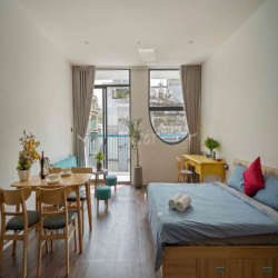 Cho Thuê Căn Hộ Ban Công Máy Giặt Riêng Gần Ngã Tư Hàng Xanh