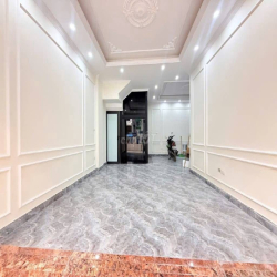 NHÀ MỚI  PHẠM VĂN ĐỒNG- XUÂN ĐỈNH –LÔ GÓC, 2 THOÁNG- Ô TÔ VÀO NHÀ