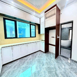 NHÀ MỚI  PHẠM VĂN ĐỒNG- XUÂN ĐỈNH –LÔ GÓC, 2 THOÁNG- Ô TÔ VÀO NHÀ