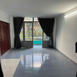Cho Thuê Nhà 1/ Hẻm Xe Hơi Nguyễn Văn Công(4x10m) 2Lầu 2Pn.3WC 10tr