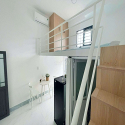 Phòng trọ Full nội thất, bancol , rộng 35m2 , Đảo Kim Cương - UBND Q2