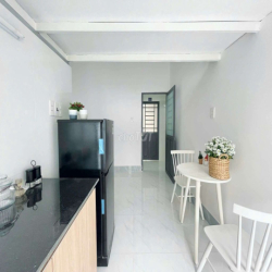 Phòng trọ Full nội thất, bancol , rộng 35m2 , Đảo Kim Cương - UBND Q2