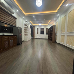 CHO THUÊ NHÀ 7T CÓ HẦM THANG MÁY MP 83 HÀO NAM DT 150M MT 7M HÈ 7M MTG