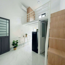 Phòng trọ Full nội thất, bancol , rộng 35m2 , Đảo Kim Cương - UBND Q2