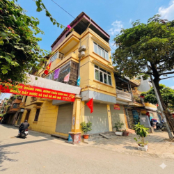 Cho thuê nhà căn góc 82 ngô quyền hà đông, 110m nhà 3 tầng, kinh doanh