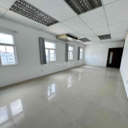 Cho Thuê văn phòng tại đường Đỗ Xuân Hợp cách xa lộ HN 200m