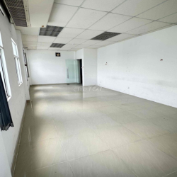 Cho Thuê văn phòng tại đường Đỗ Xuân Hợp cách xa lộ HN 200m