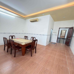 Nhà mới 2 lầu 4pn có nội thất KdC 91B