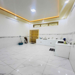 Nhà mới 2 lầu 4pn có nội thất KdC 91B
