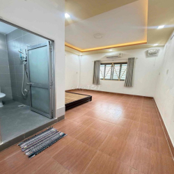 Nhà mới 2 lầu 4pn có nội thất KdC 91B
