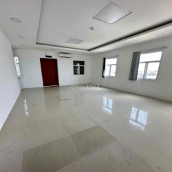 Cho Thuê văn phòng tại đường Đỗ Xuân Hợp cách xa lộ HN 200m