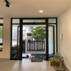 Nhà TK Văn phòng 6x17. Hầm + tầng trống suốt, 15–25 người KĐT Vạn Phúc