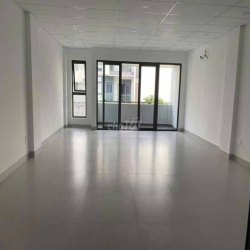 Nhà TK Văn phòng 6x17. Hầm + tầng trống suốt, 15–25 người KĐT Vạn Phúc