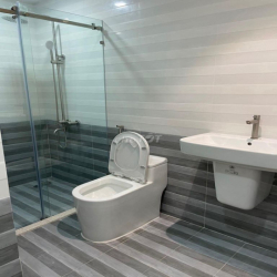 Cho thuê nhà MT 450B Phan Xích Long, Phường 2, Q. Phú Nhuận