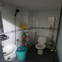 Nhà 4x14m lửng 2pn 2wc HXH.GẦN CÔNG VIÊN LÀNG HOA GV
