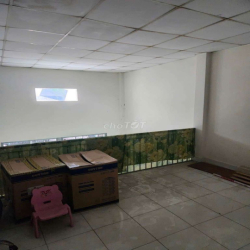 Nhà 4x14m lửng 2pn 2wc HXH.GẦN CÔNG VIÊN LÀNG HOA GV