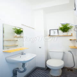 [CHÍNH CHỦ] Phòng đầy đủ tiện nghi sát bên Nowzone Quận 1