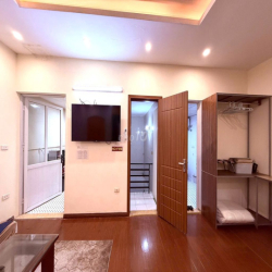 Cho thuê nhà đầy đủ tiện ích phố Hàng Vôi