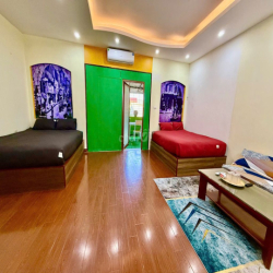 Cho thuê nhà đầy đủ tiện ích phố Hàng Vôi