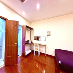 Cho thuê nhà đầy đủ tiện ích phố Hàng Vôi