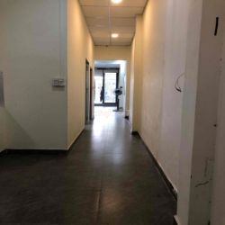 NHÀ RỘNG 4PN CÓ SÂN XE HƠI SÁT NGUYỄN OANH CHO THUÊ