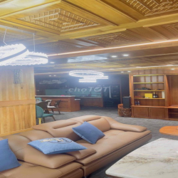 DUPLEX PENTHOUSE OFFICEFORRENT