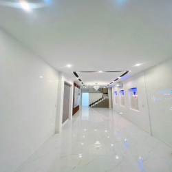 CHO THUÊ NHÀ MẶT TIỀN ĐƯỜNG TRẦN HƯNG ĐẠO GIÁ 25 TRIỆU THÁNG