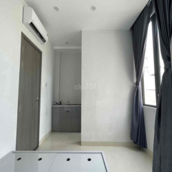 Cho thuê căn hộ Studio ban công,full NT gần lotte,cầu kênh tẻ ,RMIT,..