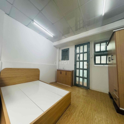 25m2- Full nội thất, cửa sổ thoáng, wc riêng- gần Văn Lang, Emart PVT