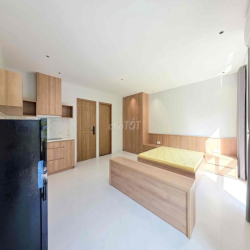 Cho thuê căn hộ Studio ban công,full NT gần lotte,cầu kênh tẻ ,RMIT,..