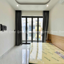 1 PHÒNG NGỦ BAN CÔNG NEW 100% GẦN BV TÂM ANH KHU SÂN BAY