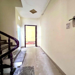 NHÀ 4PN - 10TR/THÁNG - ĐÃ SƠN MỚI SẠCH SẼ - VÀO Ở NGAY