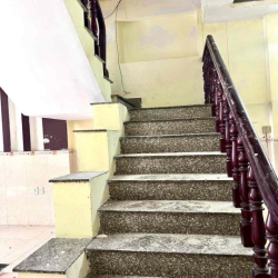 NHÀ 4PN - 10TR/THÁNG - ĐÃ SƠN MỚI SẠCH SẼ - VÀO Ở NGAY