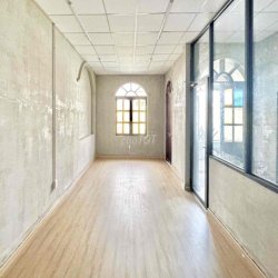 cho thuê MB văn phòng ngay góc mặt tiền full kính