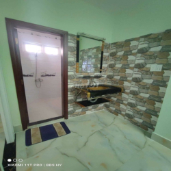 Nhà 1 Trệt 2 Lầu 3pn 3wc hẻm xe hơi HBC 12triệu