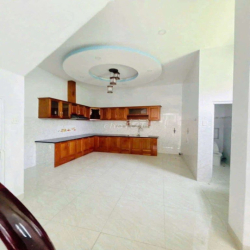 nhà 1 trệt 2 lầu hẻm Bình Thành BHH B bình tân