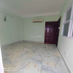 Nhà 1 Trệt 2 Lầu 3pn 3wc hẻm xe hơi HBC 12triệu